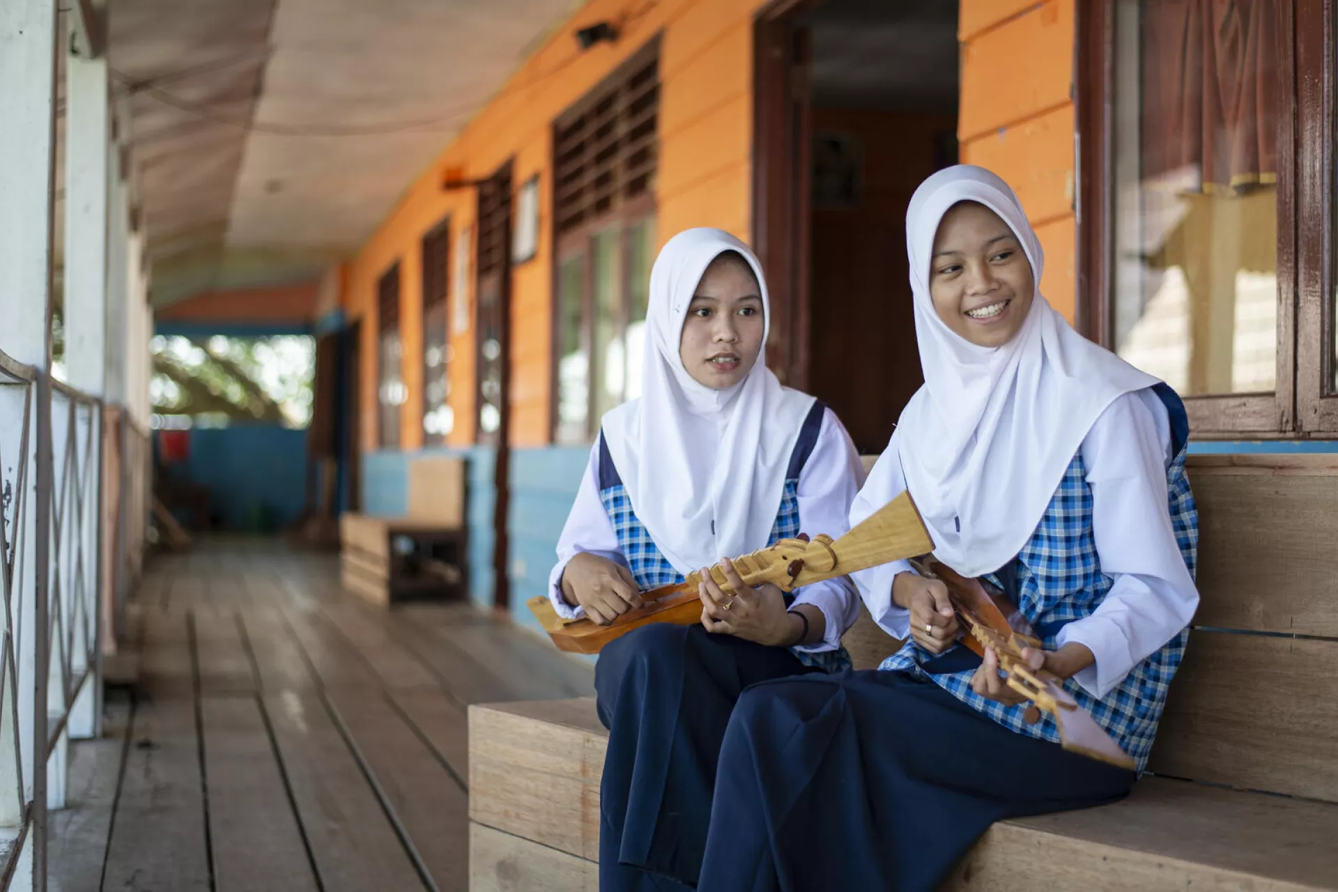 Students play traditional Indonesian music. Photo: © UNICEF